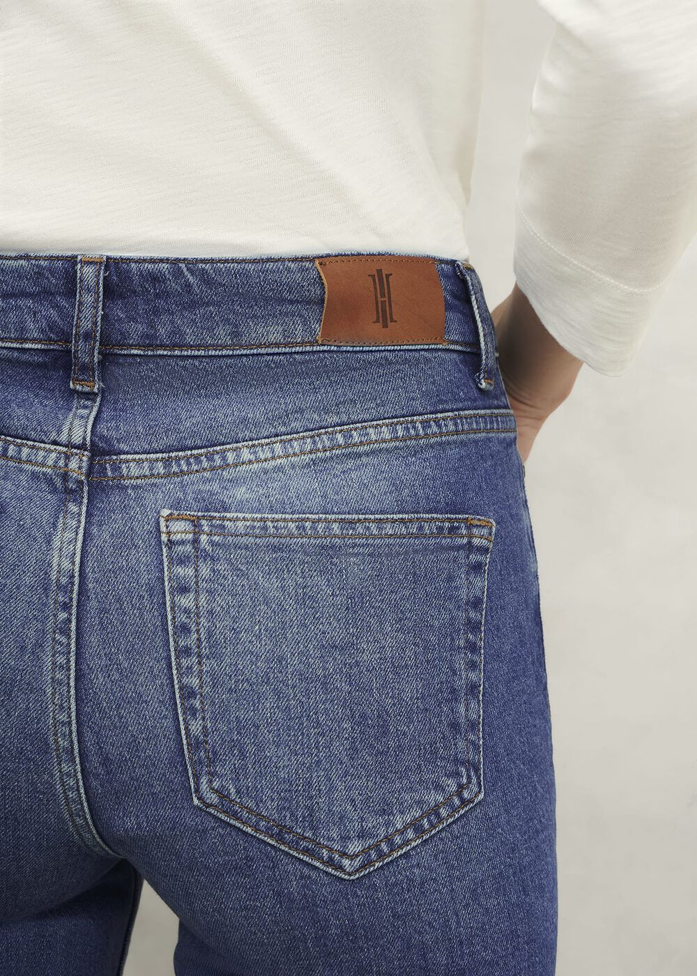 Mid Wash Shea Straight Jeans